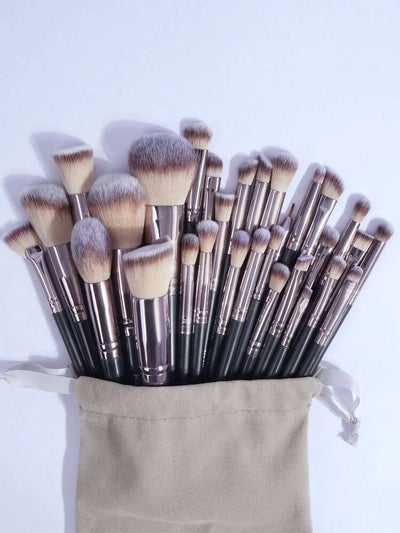 BRUSHES & PUFFS