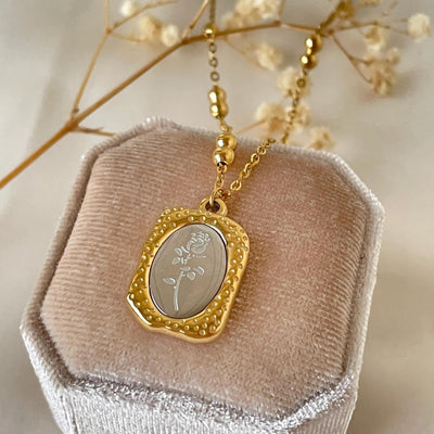 ENGRAVED ROSE FLOWER NECKLACE