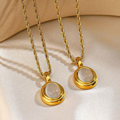 WHITE STONE NECKLACE