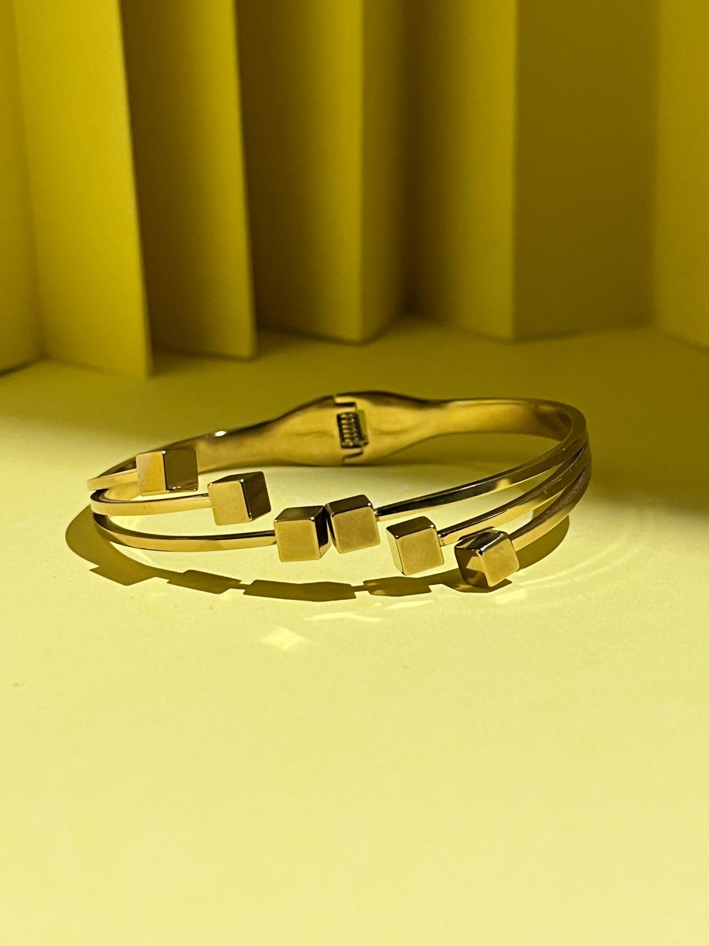 STAINLESS STEEL BOX STYLE ARMLETS