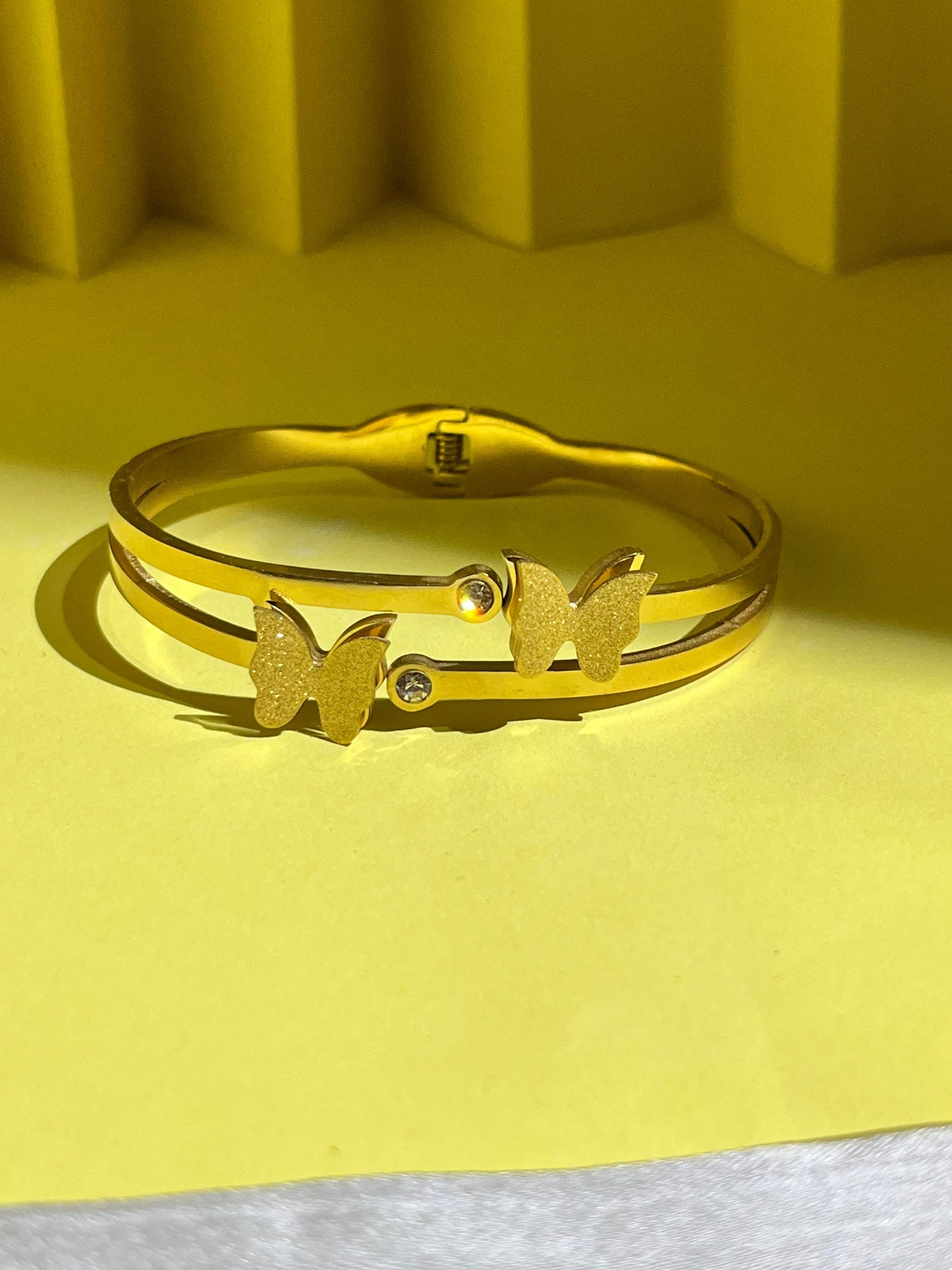 Dual Butterfly🦋 Armlets